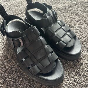 Dr. Martens Black Leather fisherman Sandals